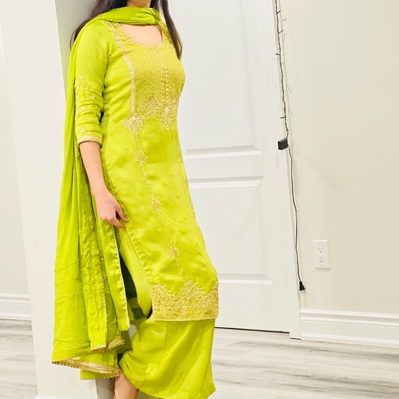 Indian plazo suit with earrings - Picture 1 of 8